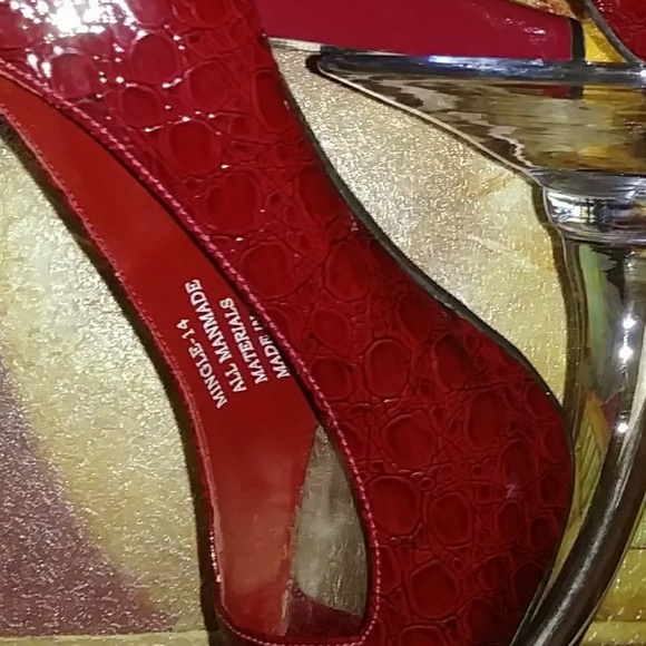 NEW RED 👠 HEELS - Picture 7 of 8